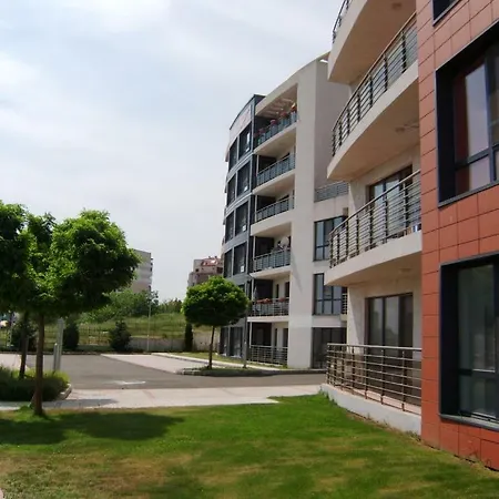 апартамент в закрытом комплексе Sunny Hill, Apartmán Burgas City